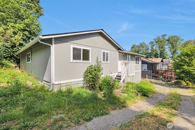 6325 S Eddy Court, Seattle, WA 98118