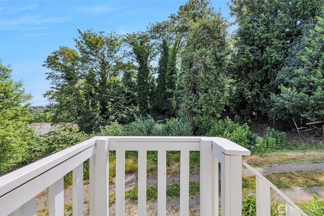 6325 S Eddy Court, Seattle, WA 98118