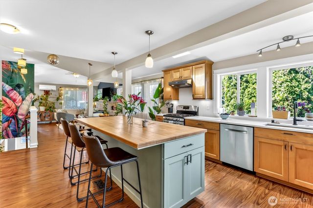 1928 NW 97th Street, Seattle, WA 98117