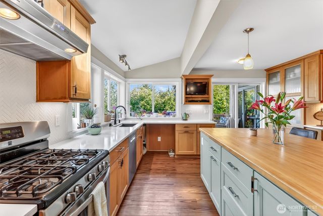 1928 NW 97th Street, Seattle, WA 98117