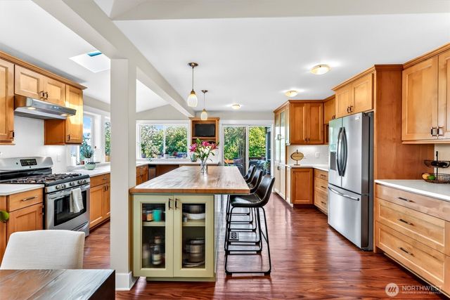 1928 NW 97th Street, Seattle, WA 98117