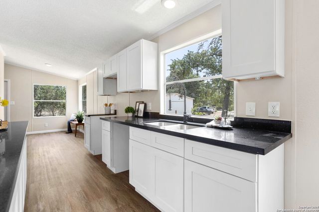 1368 County Road 171, Nixon, TX 78140