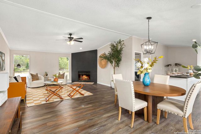 1368 County Road 171, Nixon, TX 78140