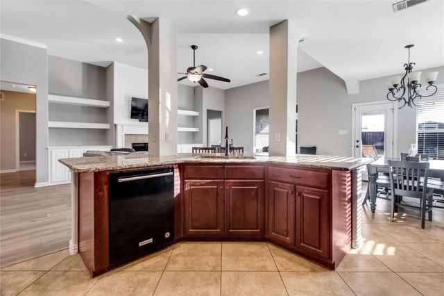 208 Atlantic Avenue, Waxahachie, TX 75165