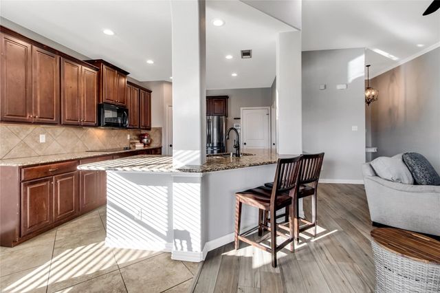 208 Atlantic Avenue, Waxahachie, TX 75165