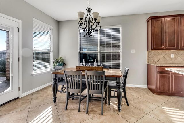 208 Atlantic Avenue, Waxahachie, TX 75165