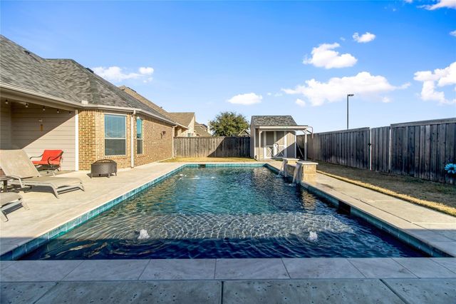 208 Atlantic Avenue, Waxahachie, TX 75165