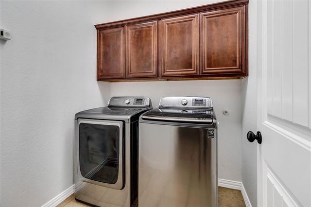 208 Atlantic Avenue, Waxahachie, TX 75165