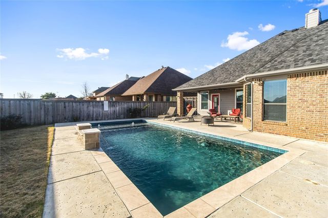 208 Atlantic Avenue, Waxahachie, TX 75165