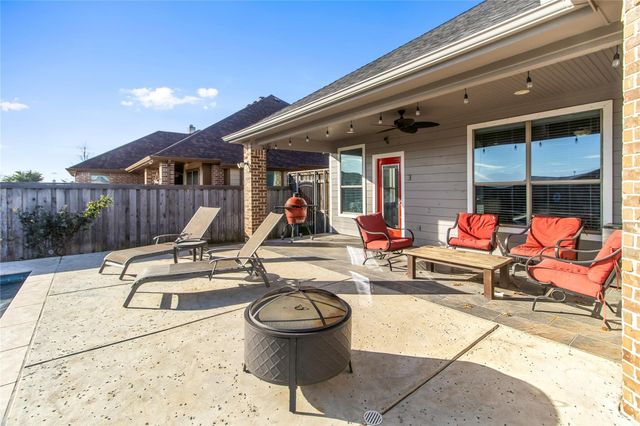 208 Atlantic Avenue, Waxahachie, TX 75165