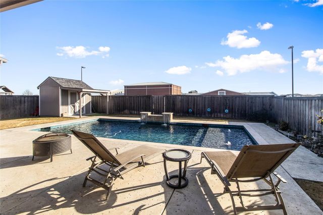 208 Atlantic Avenue, Waxahachie, TX 75165