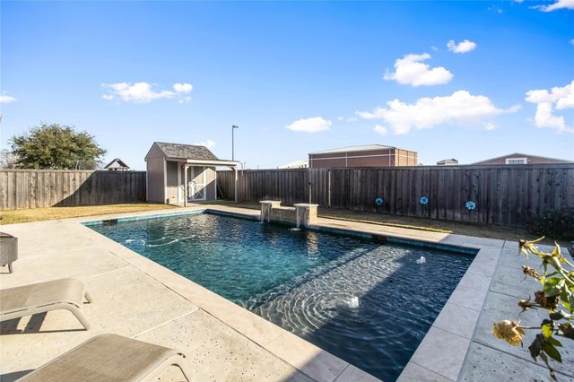 208 Atlantic Avenue, Waxahachie, TX 75165