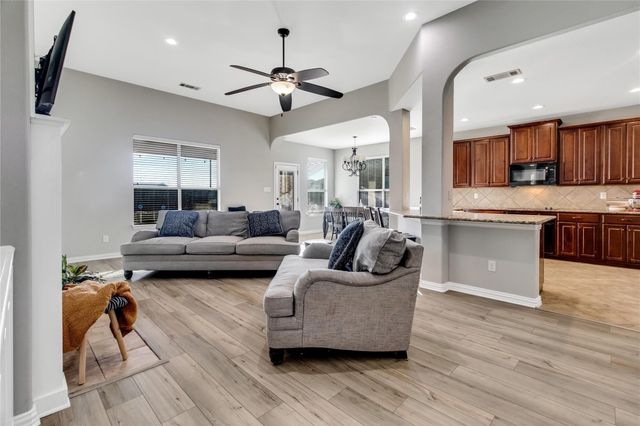 208 Atlantic Avenue, Waxahachie, TX 75165