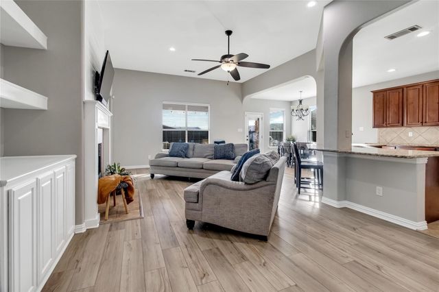 208 Atlantic Avenue, Waxahachie, TX 75165