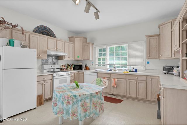 2016 Lynnwood Drive, Wilmington, NC 28403