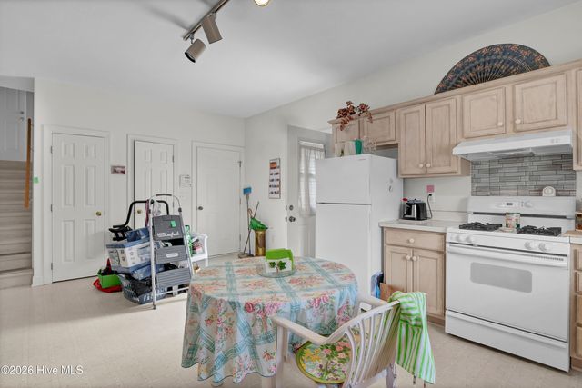 2016 Lynnwood Drive, Wilmington, NC 28403