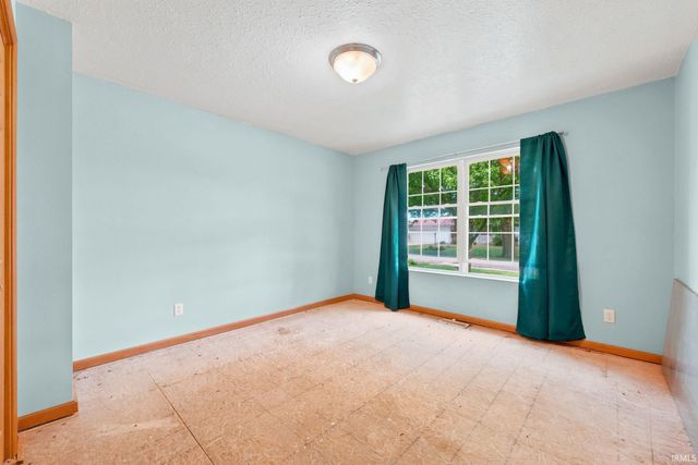 1100 Warana Drive, Plymouth, IN 46563