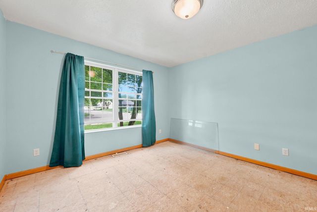 1100 Warana Drive, Plymouth, IN 46563