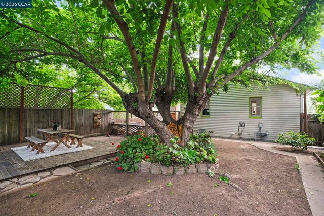 855 Bella Vista Ave, Martinez, CA 94553