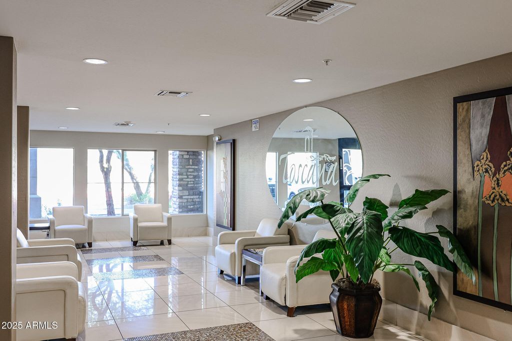 5450 E DEER VALLEY Drive 2193, Phoenix, AZ 85054