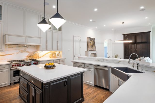 11040 Tibbs Street, Dallas, TX 75230