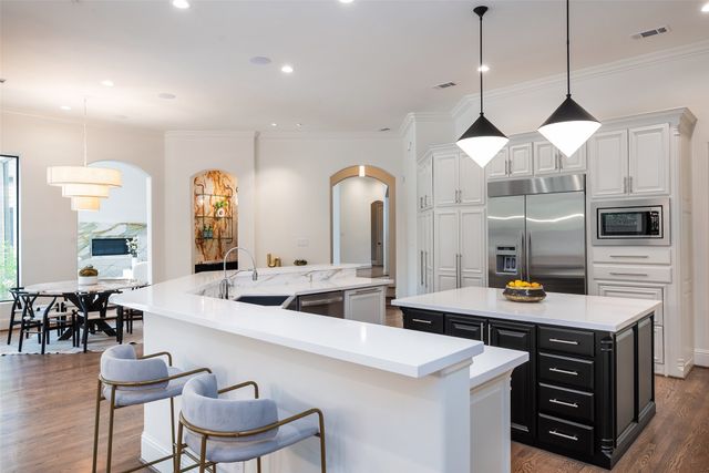 11040 Tibbs Street, Dallas, TX 75230