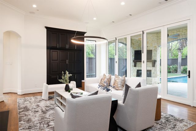 11040 Tibbs Street, Dallas, TX 75230