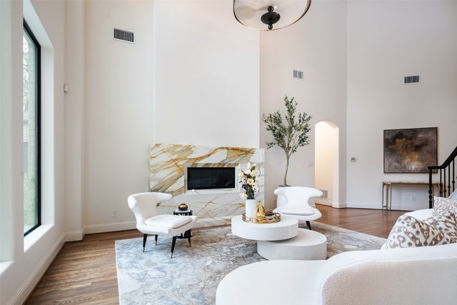 11040 Tibbs Street, Dallas, TX 75230