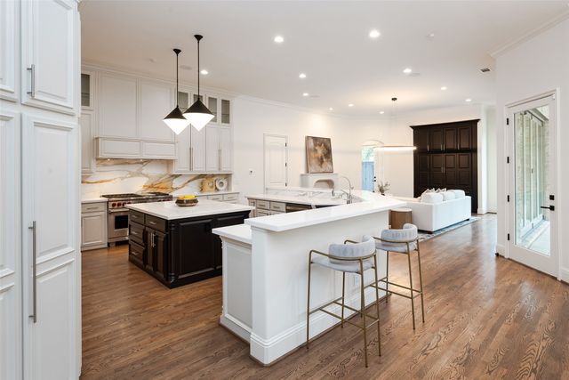 11040 Tibbs Street, Dallas, TX 75230