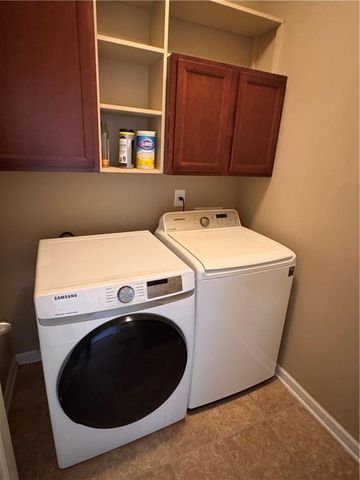 805 Pleasant Hill NW Road 172, Lilburn, GA 30047