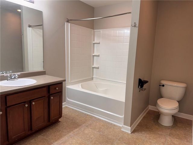 805 Pleasant Hill NW Road 172, Lilburn, GA 30047