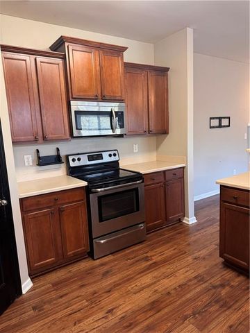 805 Pleasant Hill NW Road 172, Lilburn, GA 30047