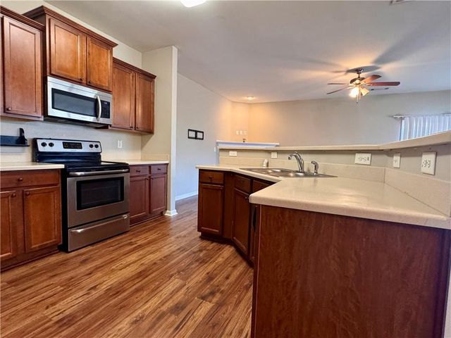 805 Pleasant Hill NW Road 172, Lilburn, GA 30047