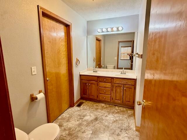 1605 Riggs Street, West Plains, MO 65775