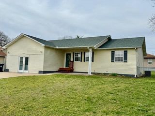 1605 Riggs Street, West Plains, MO 65775
