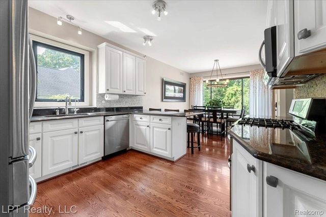 8617 Bonaventure Drive, Green Oak Township, MI 48116