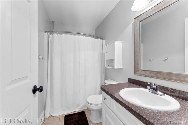 8617 Bonaventure Drive, Green Oak Township, MI 48116