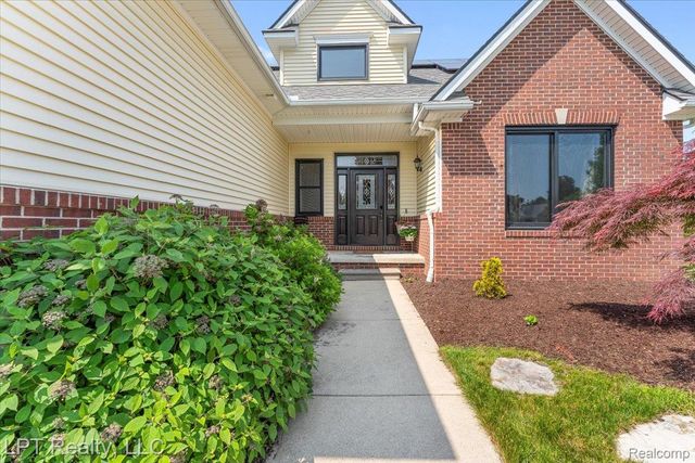 8617 Bonaventure Drive, Green Oak Township, MI 48116