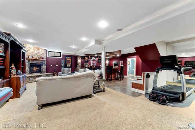 8617 Bonaventure Drive, Green Oak Township, MI 48116