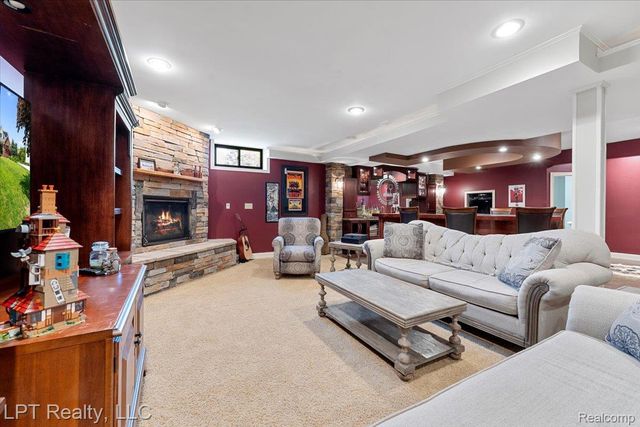 8617 Bonaventure Drive, Green Oak Township, MI 48116