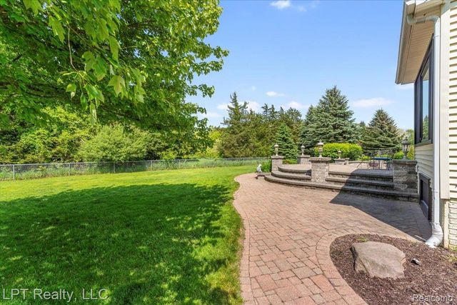 8617 Bonaventure Drive, Green Oak Township, MI 48116