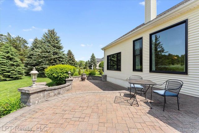 8617 Bonaventure Drive, Green Oak Township, MI 48116