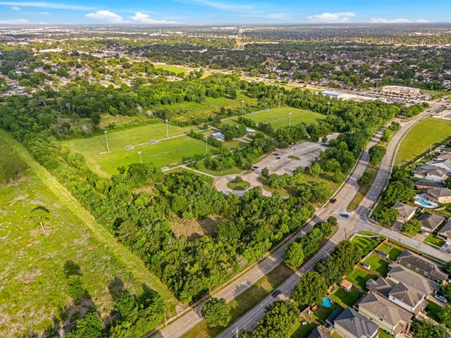 9302 Delmont Park Lane, Houston, TX 77075
