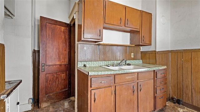 5623 Brooklyn Avenue, Kansas City, MO 64130