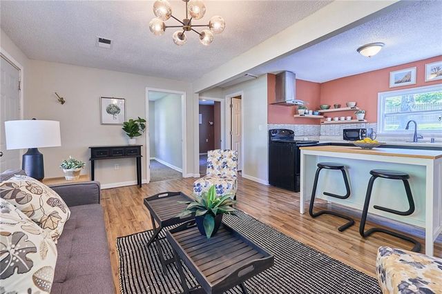 9125 McGee Street, Kansas City, MO 64114