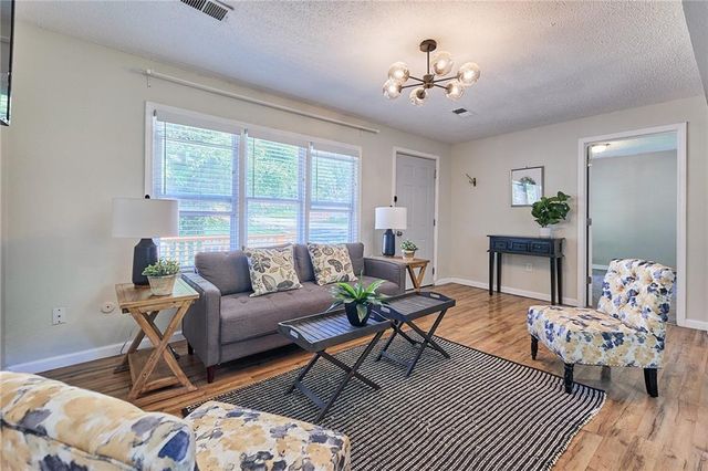 9125 McGee Street, Kansas City, MO 64114