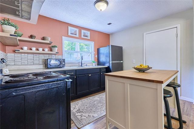 9125 McGee Street, Kansas City, MO 64114