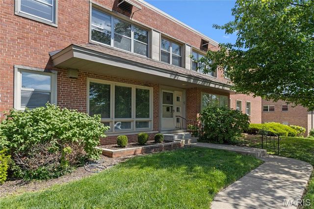 5 Delcrest Court 101, University City, MO 63124