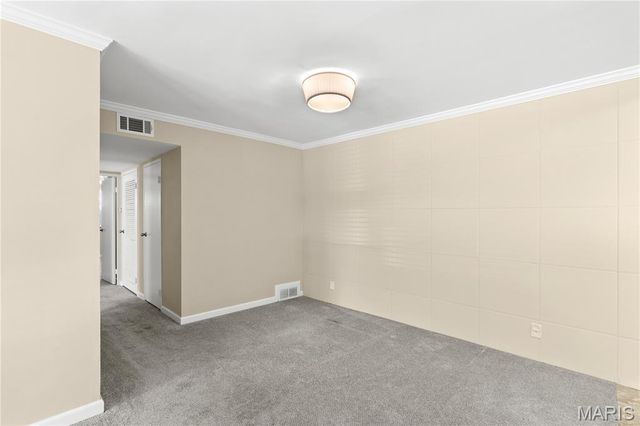 5 Delcrest Court 101, University City, MO 63124