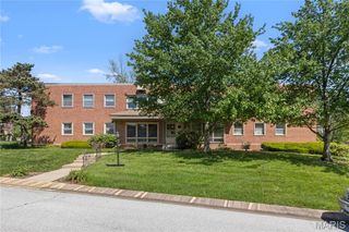 5 Delcrest Court 101, University City, MO 63124